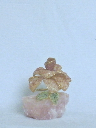 Rose (± 10 cm) mit Rosenquarz und Jaspis